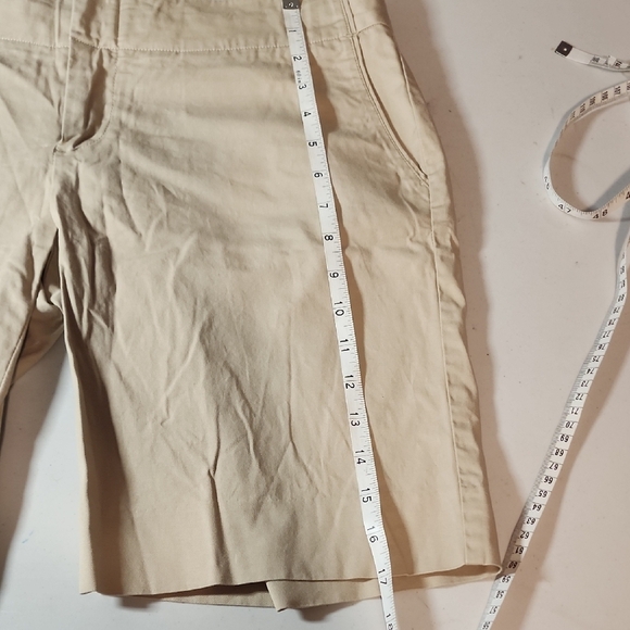 GAP Women's Cream Bermuda Shorts - Picture 4 of 6